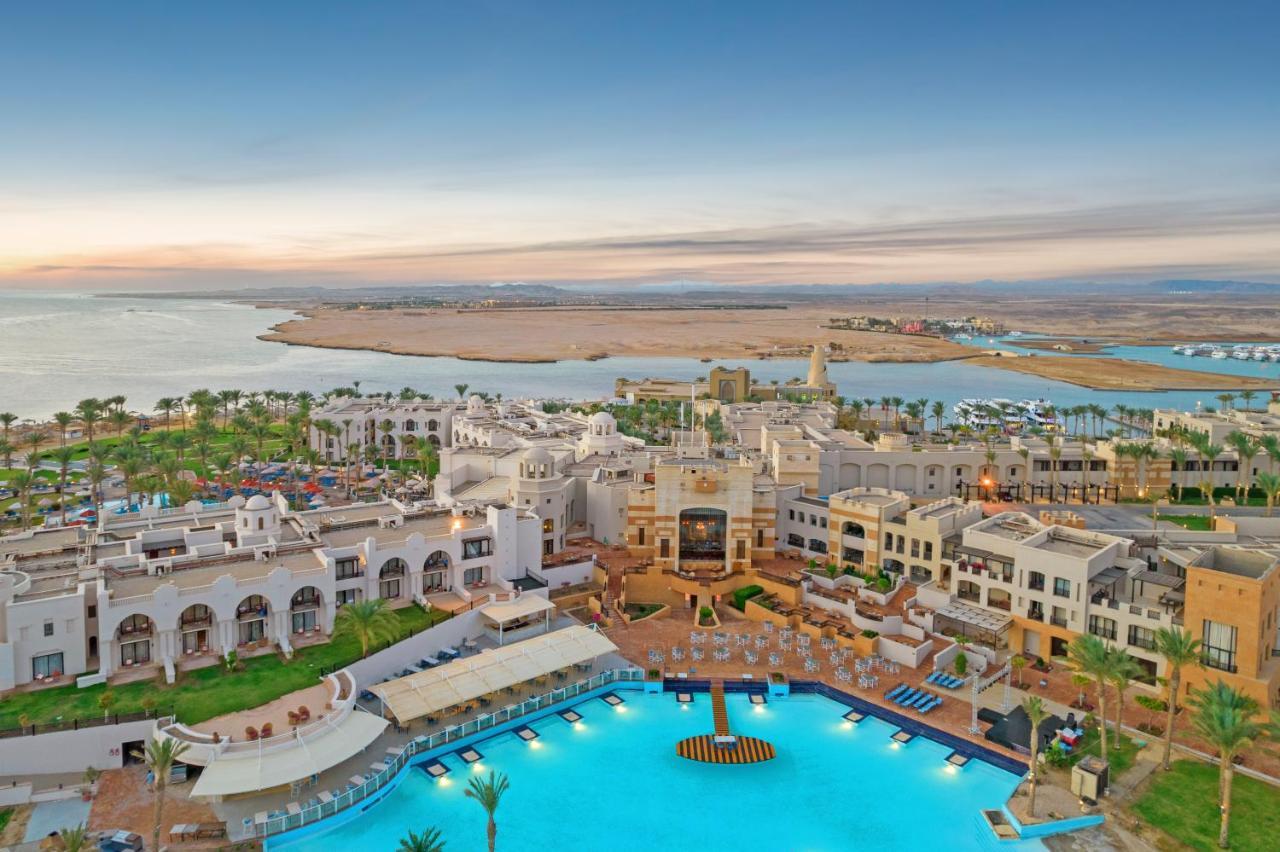Pickalbatros Oasis Port Ghalib Hotel Exterior photo Hilton Taba Resort