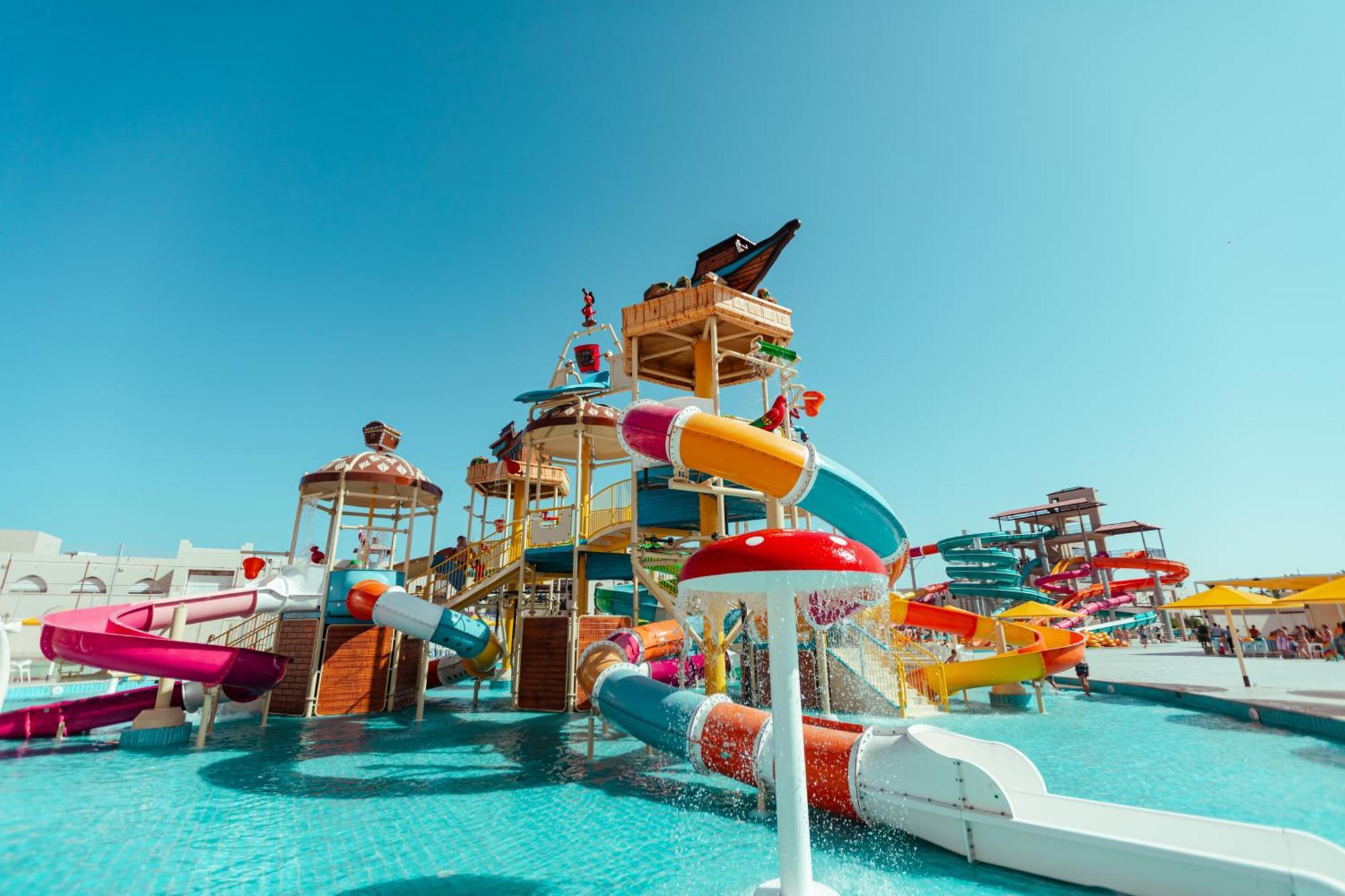 Pickalbatros Oasis Port Ghalib Hotel Exterior photo AquaPark
