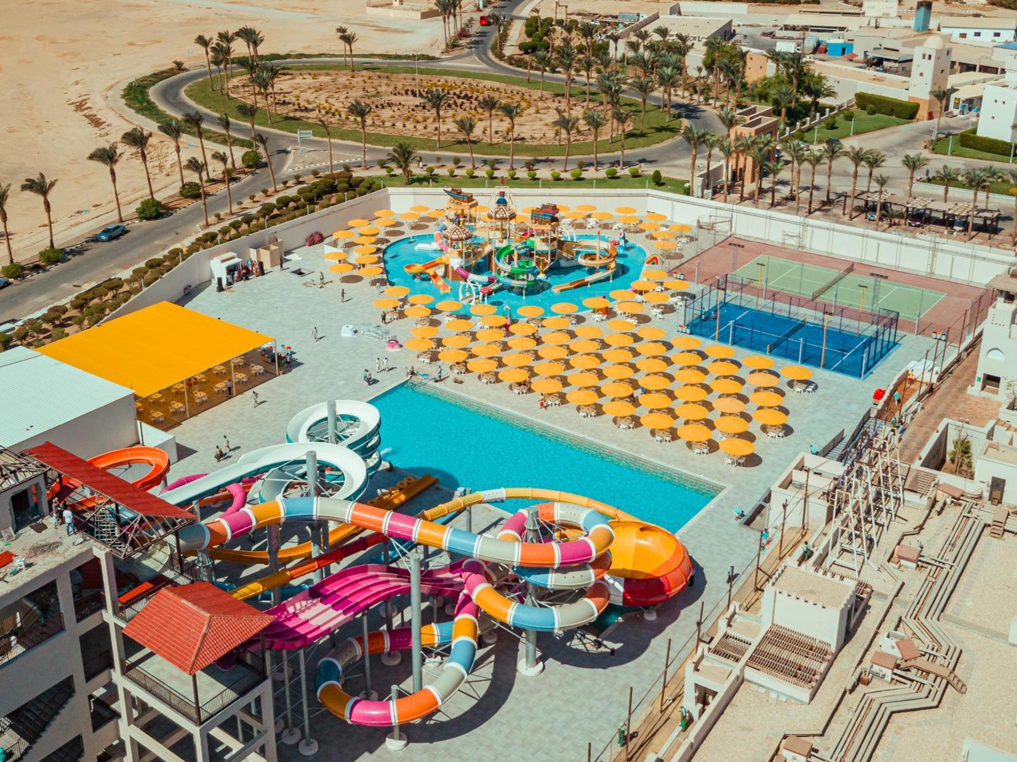 Pickalbatros Oasis Port Ghalib Hotel Exterior photo Aerial view of the park