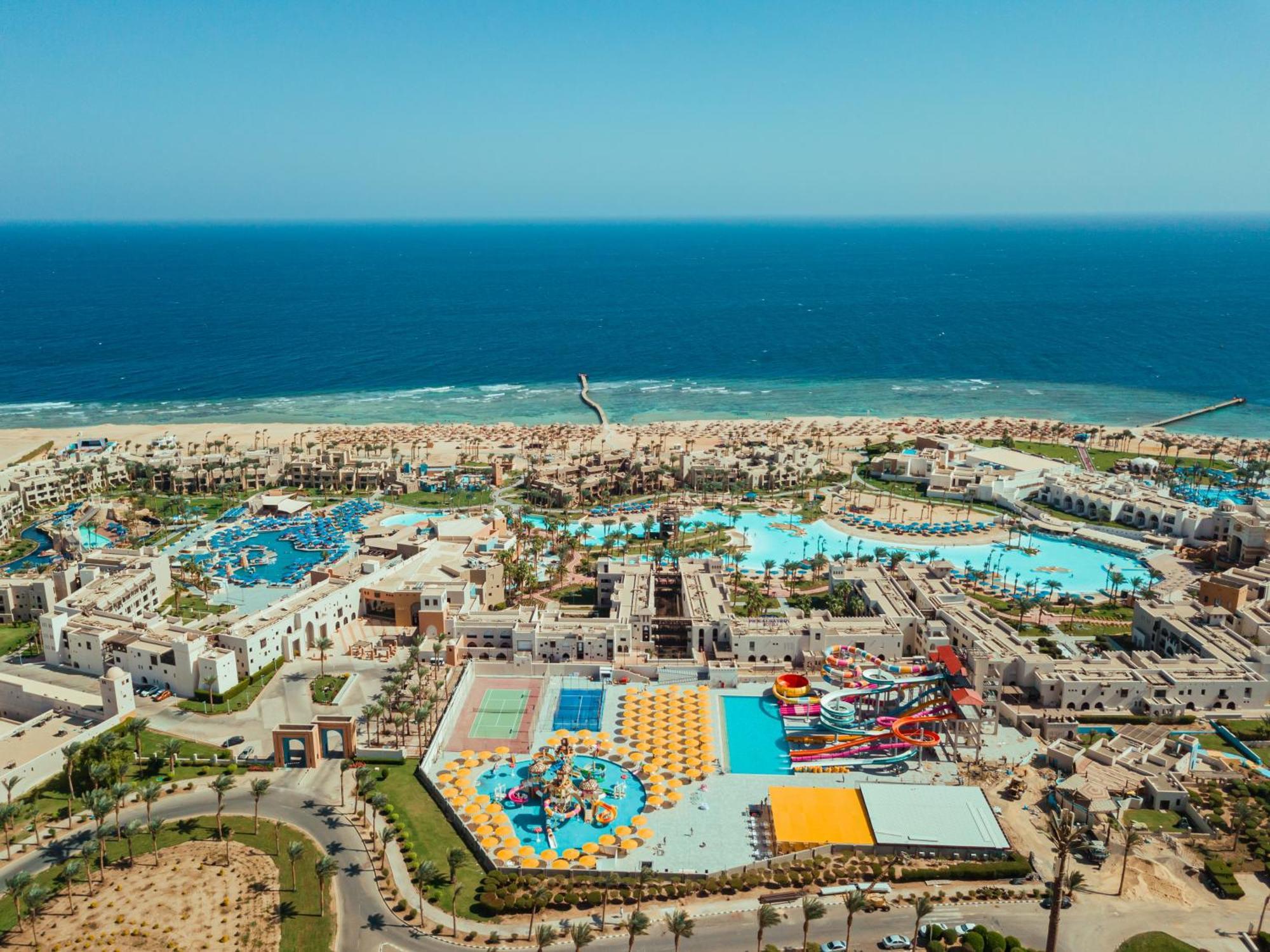 Pickalbatros Oasis Port Ghalib Hotel Exterior photo Aerial view of the park