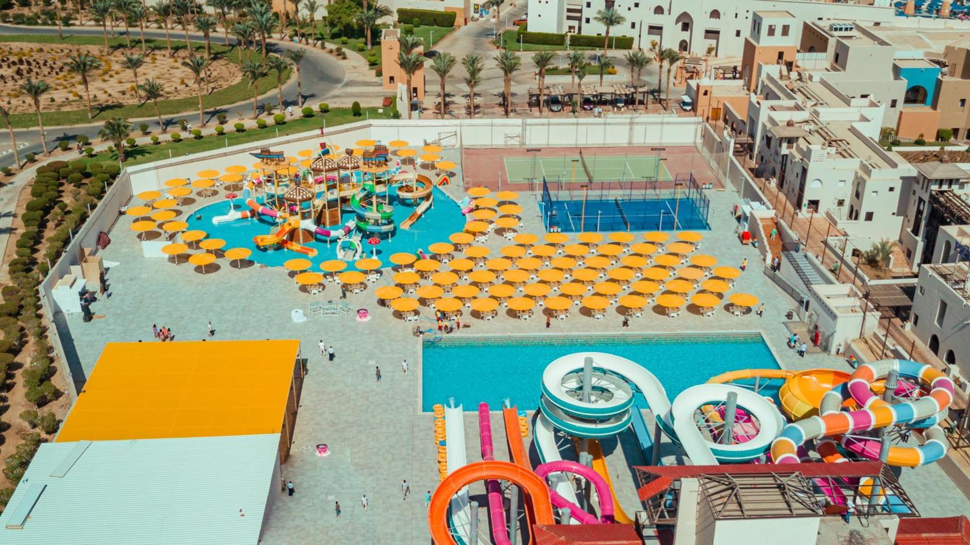Pickalbatros Oasis Port Ghalib Hotel Exterior photo Aerial view of the park